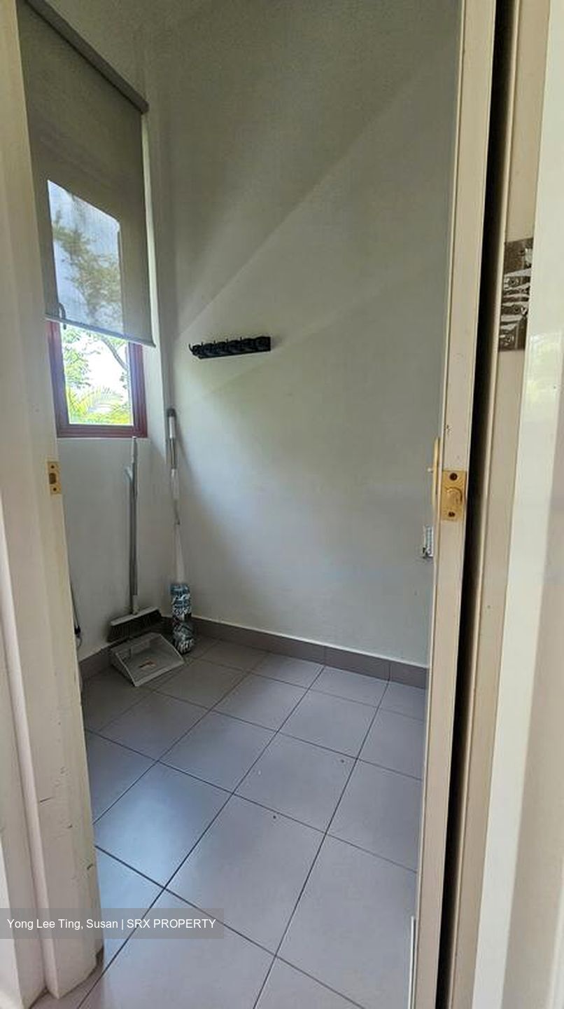 The Edgewater (D17), Condominium #466959351